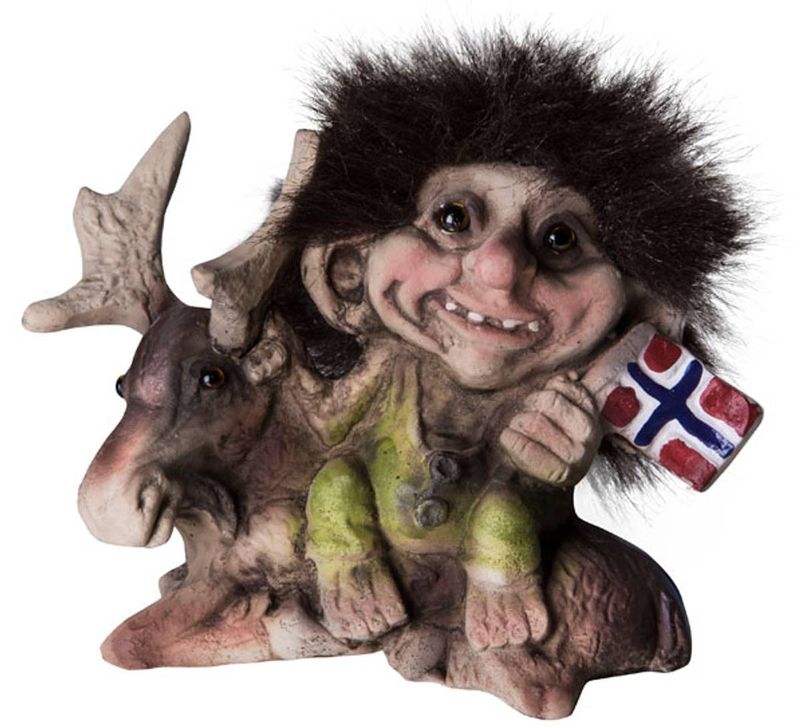 Troll med elg og flagg (Troll nr. 064)